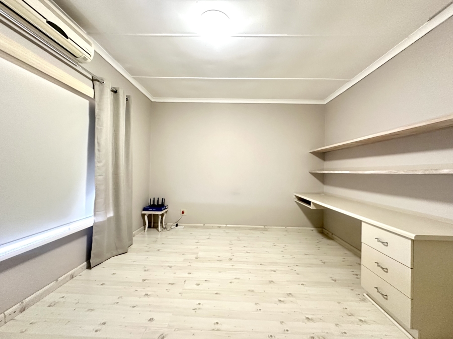 4 Bedroom Property for Sale in Panorama Western Cape